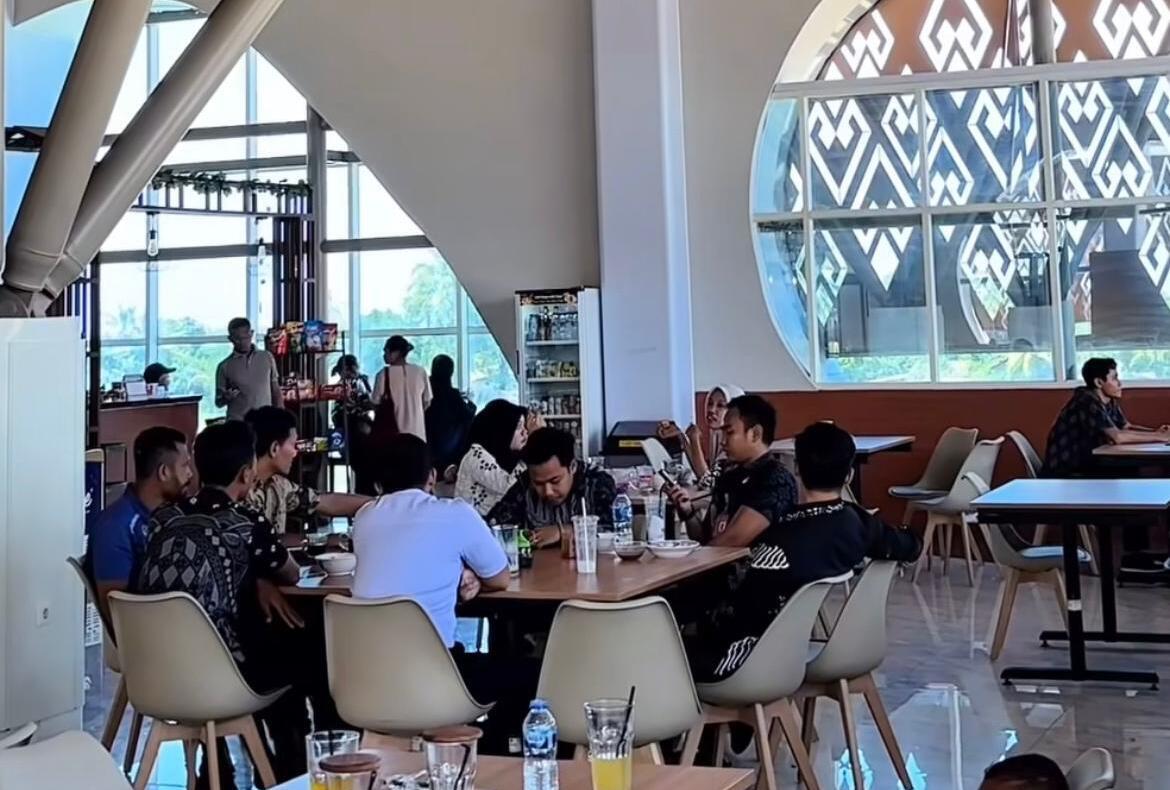food court terminal lantai atas